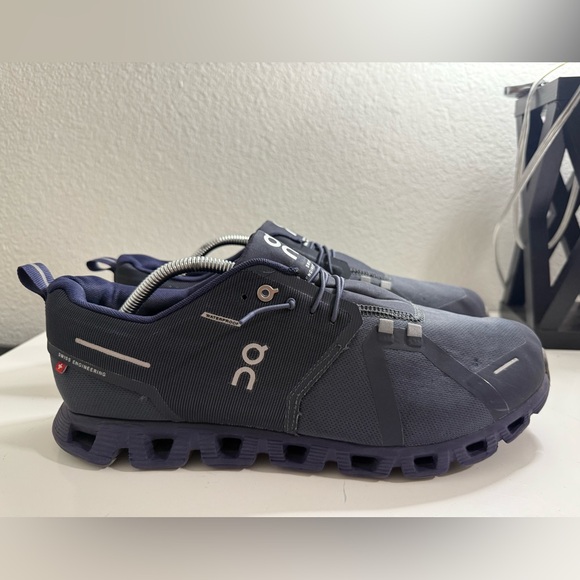 On cloud 5 waterproof Men's Dark Blue Sneakers - Picture 2 of 9